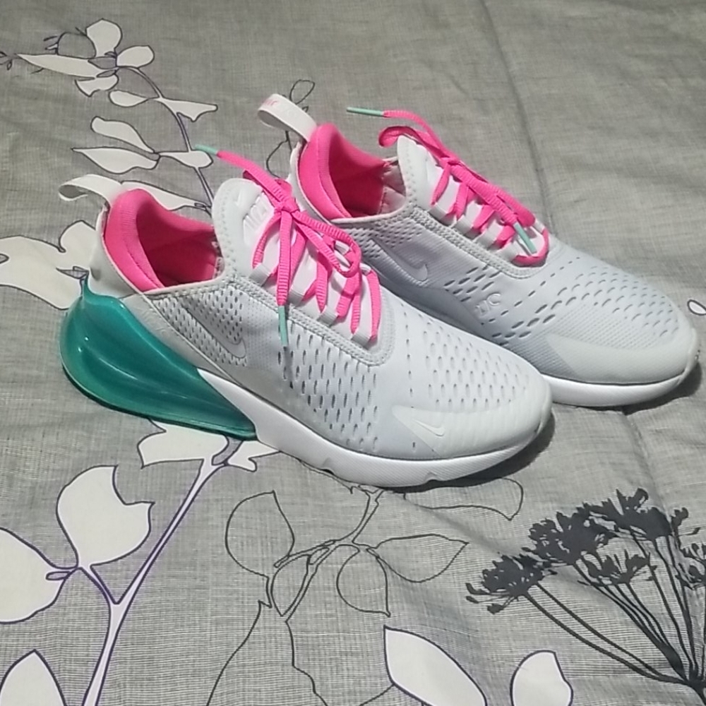 Women's Nike air max 270